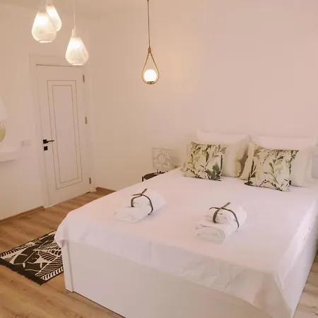 Villa Myra ヴィラ *